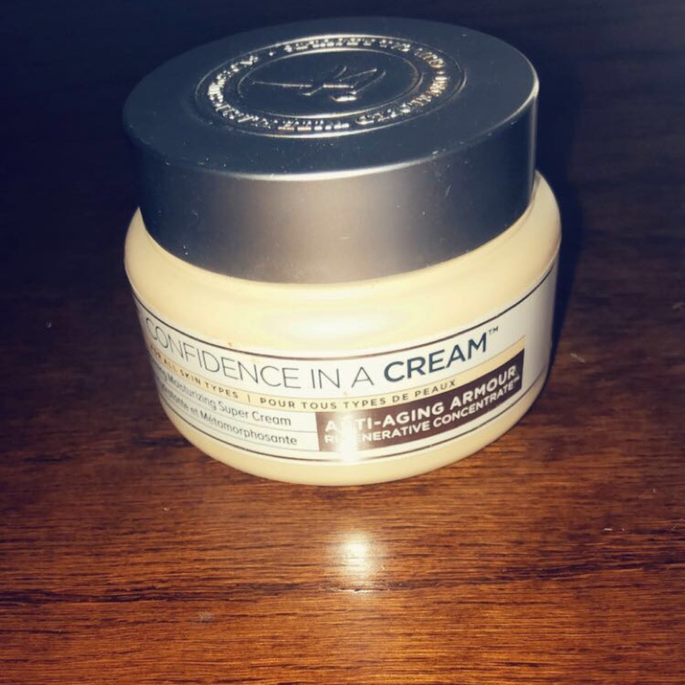 IT cosmetics confidence cream